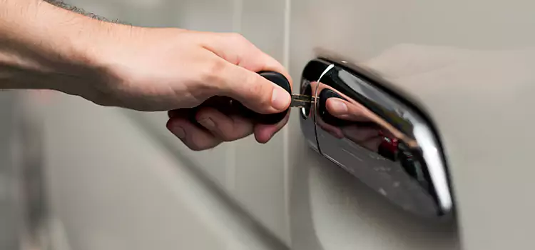 Why Choose Our Auto Locksmith Team in Warwick, RI?